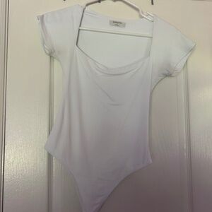 white short sleeve aritzia square neck bodysuit